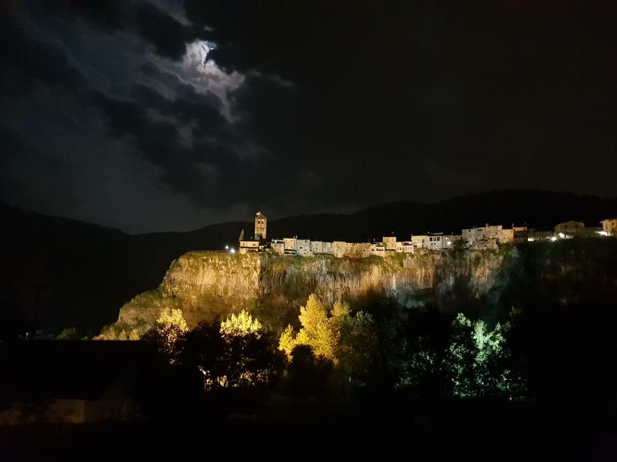 Ca La Rita Appartement Castellfollit de la Roca Buitenkant foto
